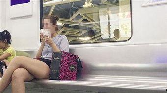 娱乐吃瓜酱人多的地铁